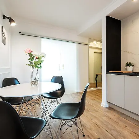 Apartment Poznanska Serviced