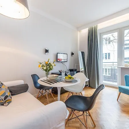 Poznanska Serviced Apartmán Varšava